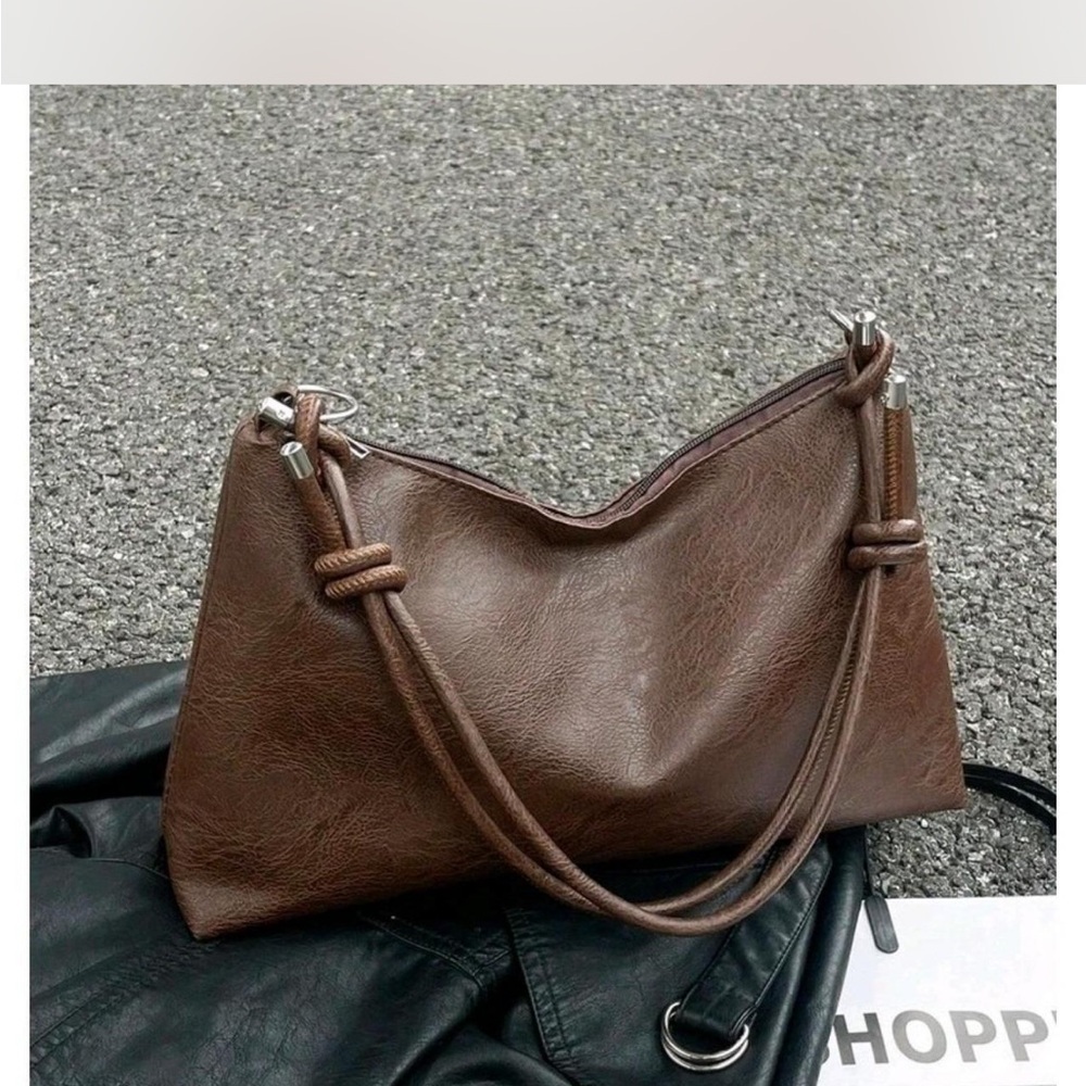Elegant Brown Leather Shoulder Bag